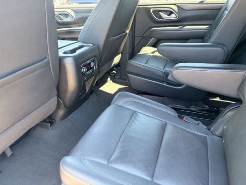 Used 2022 Chevrolet Tahoe Z71 w/ Luxury Package AWD/4WD image 15