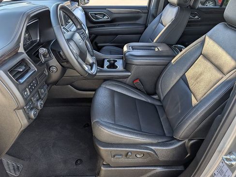 Used 2024 Chevrolet Tahoe Z71 w/ Luxury Package image 27