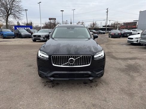 Used 2021 Volvo XC90 T6 Momentum w/ Climate Package image 2