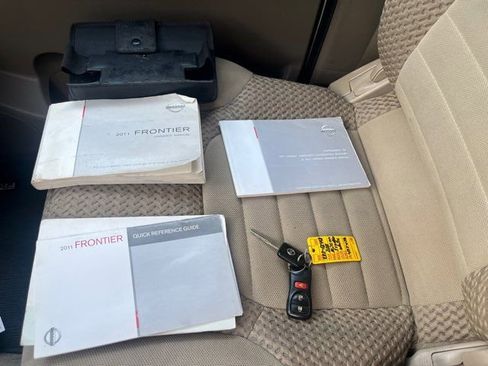 Used 2011 Nissan Frontier SV RWD image 24