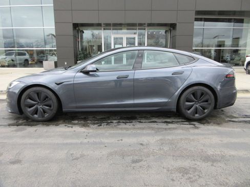 Used 2023 Tesla Model S Plaid image 3