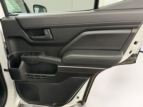 Used 2025 Toyota 4Runner TRD Off-Road image 31