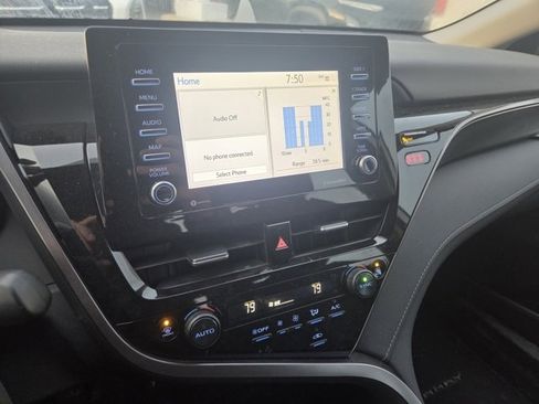 Used 2023 Toyota Camry LE image 9