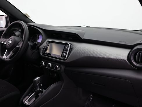 Used 2019 Nissan Kicks S FWD image 36