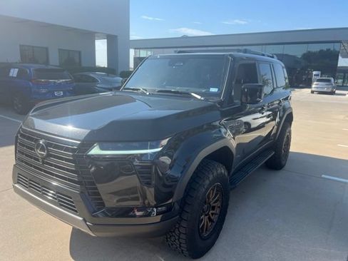 Used 2025 Lexus GX 550 AWD/4WD image 2