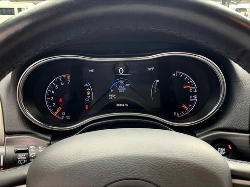 Used 2022 Jeep Grand Cherokee Laredo X image 24