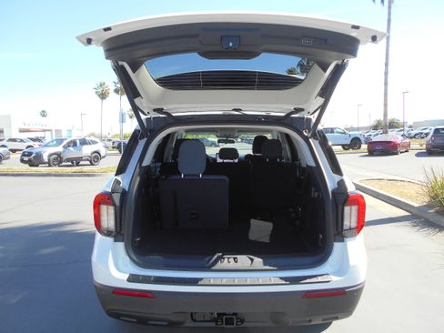 New 2026 Ford Explorer Active image 40