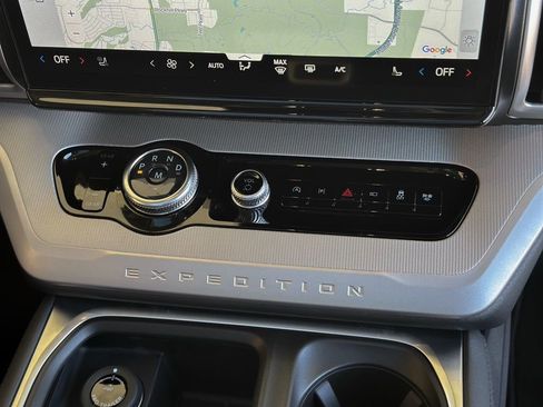 New 2026 Ford Expedition Active image 10