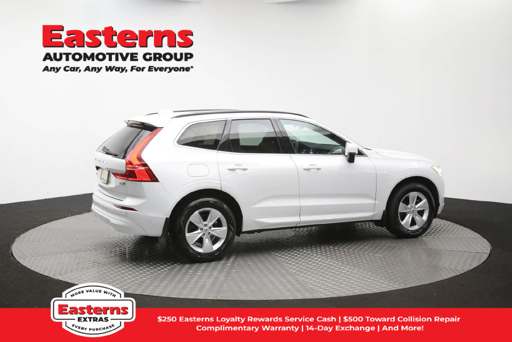 Used 2022 Volvo XC60 B5 Momentum AWD/4WD image 46