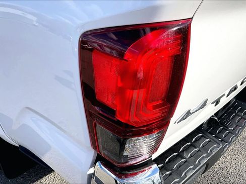 Used 2023 Toyota Tacoma SR5 AWD/4WD image 26