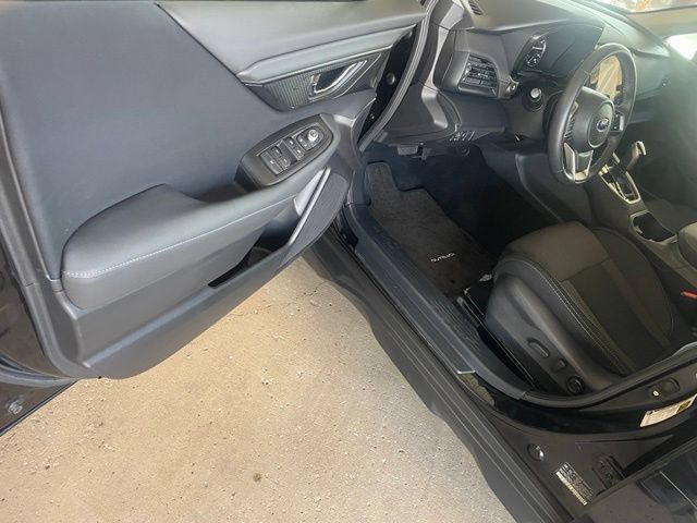 Used 2025 Subaru Outback Premium AWD/4WD image 19