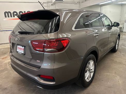 Used 2019 Kia Sorento AWD image 11