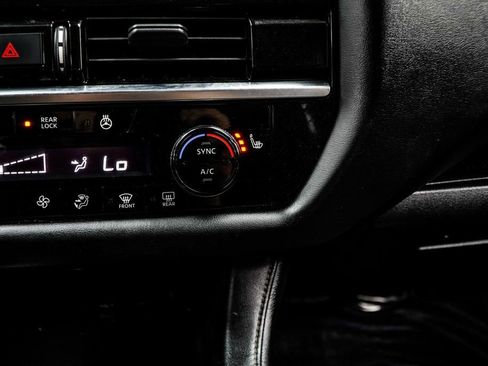 Used 2022 Nissan Pathfinder SL image 23