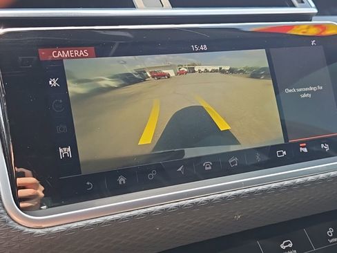 Used 2019 Land Rover Range Rover Velar R-Dynamic SE AWD/4WD image 40