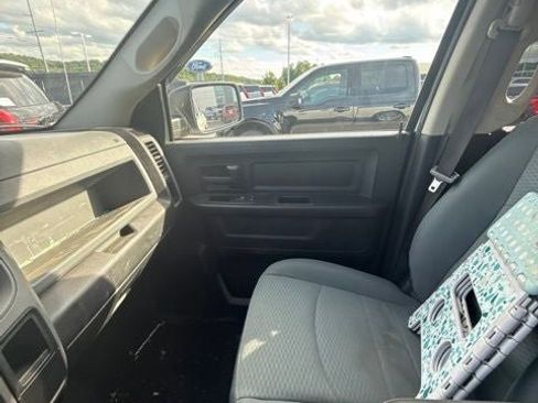 Used 2018 RAM 1500 Express w/ Express Value Package AWD/4WD image 9