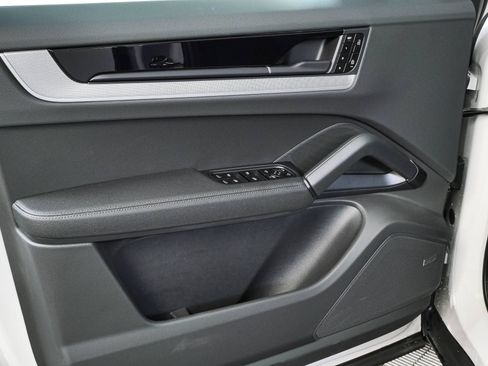 New 2026 Porsche Cayenne Coupe AWD/4WD image 6