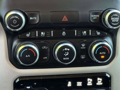 Used 2019 RAM 1500 Laramie AWD/4WD image 6
