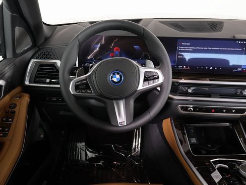 Used 2026 BMW X5 xDrive50e w/ M Sport Package AWD/4WD image 3