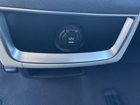 Certified 2023 Kia Carnival LX image 32