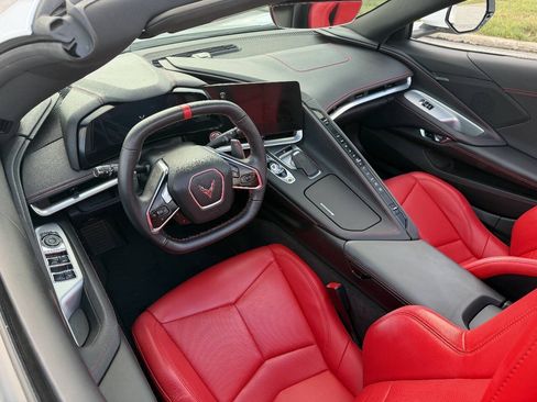 Used 2022 Chevrolet Corvette Stingray Convertible w/ 1LT RWD image 13