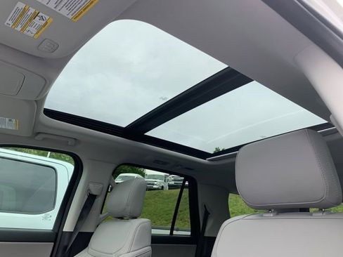 New 2025 Ford Expedition Active RWD image 34