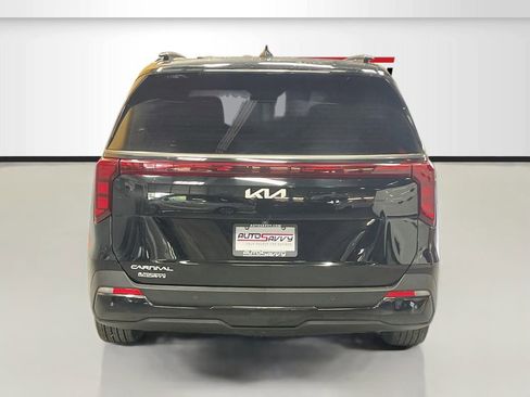 Used 2025 Kia Carnival SX w/ SX Dark Edition Package FWD image 6