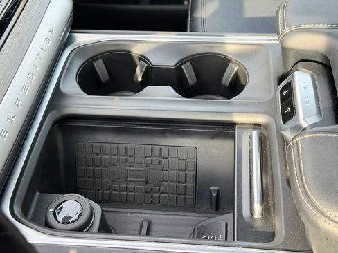Used 2025 Ford Expedition Max Platinum w/ Driver's Package AWD/4WD image 13