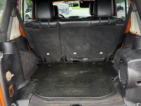 Used 2013 Jeep Wrangler Unlimited Sahara w/ Dual Top Group AWD/4WD image 14