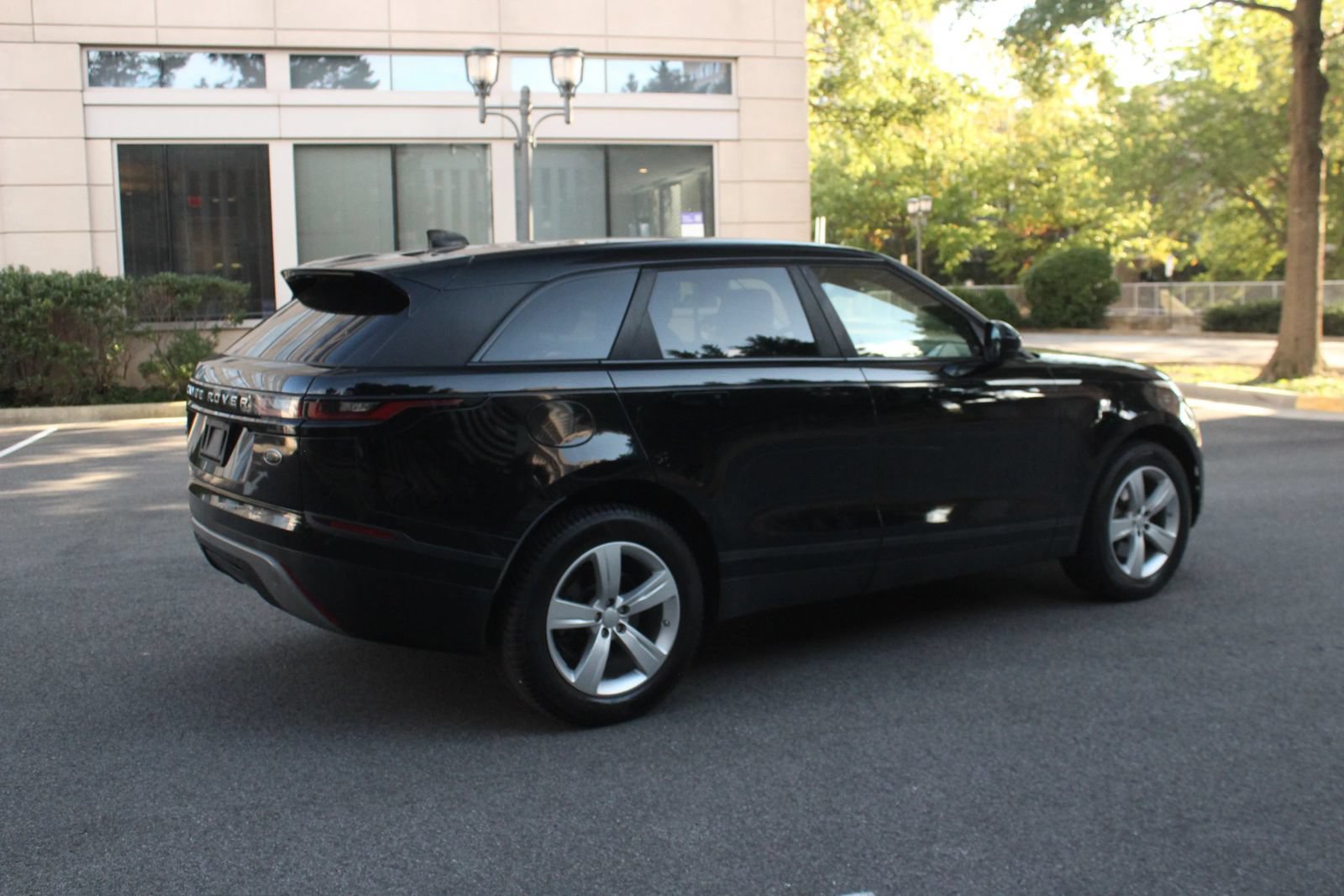 Used 2020 Land Rover Range Rover Velar S AWD/4WD image 7