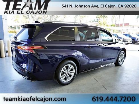 Used 2024 Toyota Sienna Limited FWD image 8