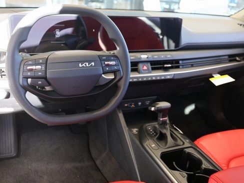 New 2025 Kia K4 LXS image 9