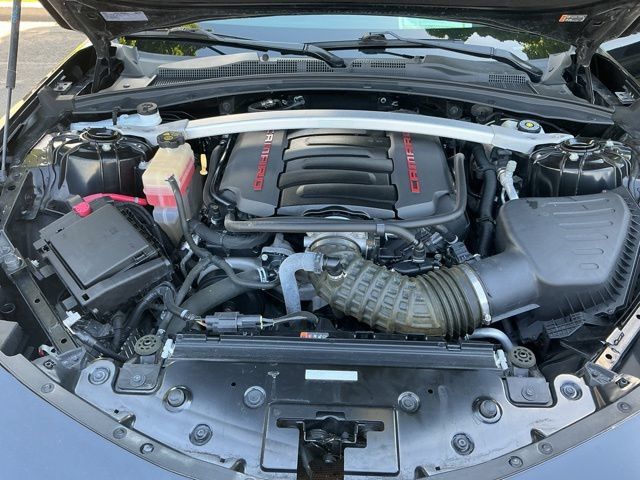Used 2018 Chevrolet Camaro SS w/ LPO, Ground Effects Package RWD image 25