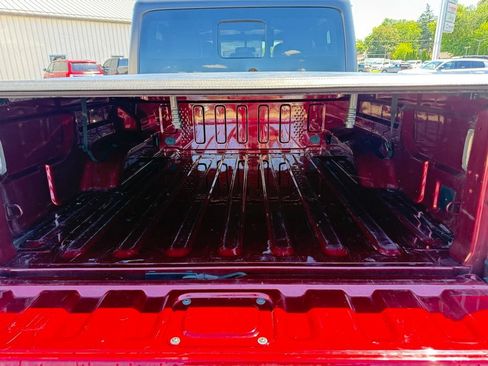 Used 2021 Jeep Gladiator Sport AWD/4WD image 19