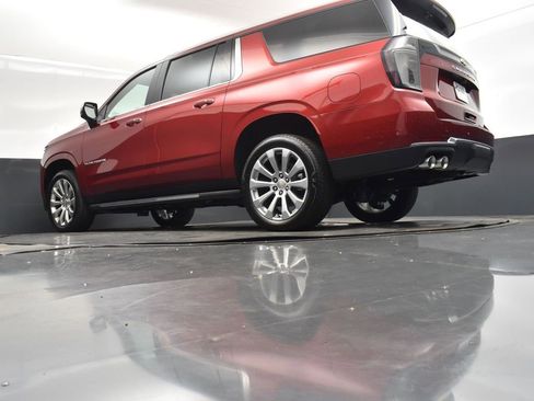 New 2025 Chevrolet Suburban Premier image 41