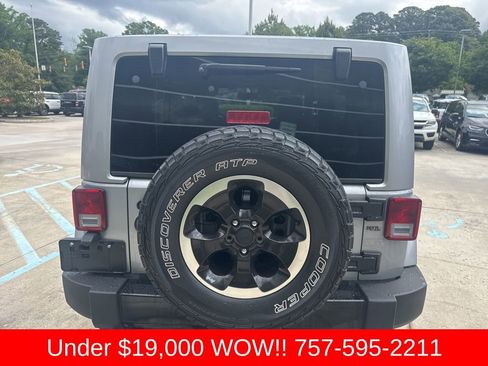 Used 2014 Jeep Wrangler Unlimited Sahara AWD/4WD image 5