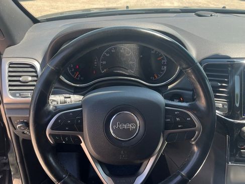 Used 2020 Jeep Grand Cherokee Altitude AWD/4WD image 23