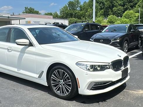 Used 2017 BMW 530i xDrive AWD/4WD image 3