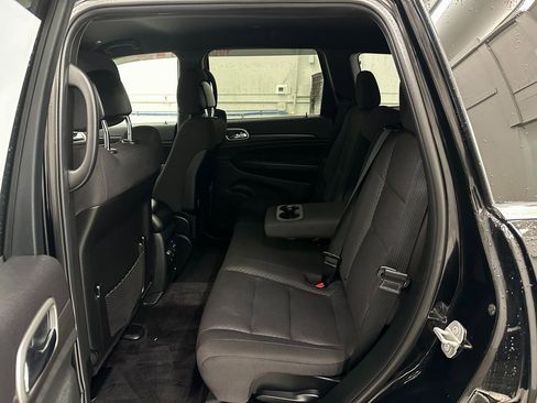 Used 2018 Jeep Grand Cherokee Laredo image 22