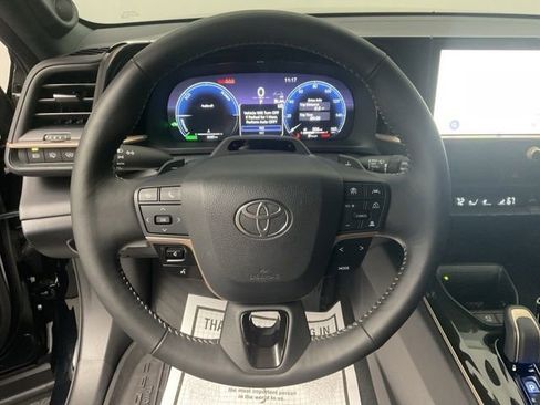 Used 2025 Toyota Crown Signia w/ Advanced Technology Package AWD/4WD image 14
