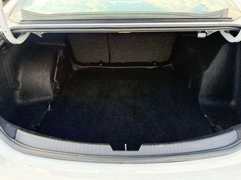 Used 2023 Chevrolet Malibu LT image 35