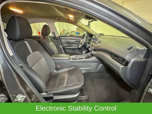 Used 2024 Nissan Sentra SV FWD image 7