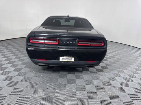 Used 2016 Dodge Challenger SXT w/ Driver Convenience Group image 4