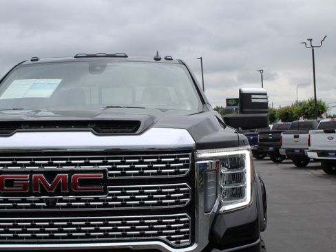 Used 2022 GMC Sierra 3500 Denali w/ Denali Ultimate Package AWD/4WD image 11