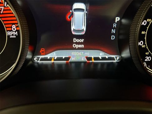 Used 2017 Jeep Cherokee Limited w/ Luxury Group image 11