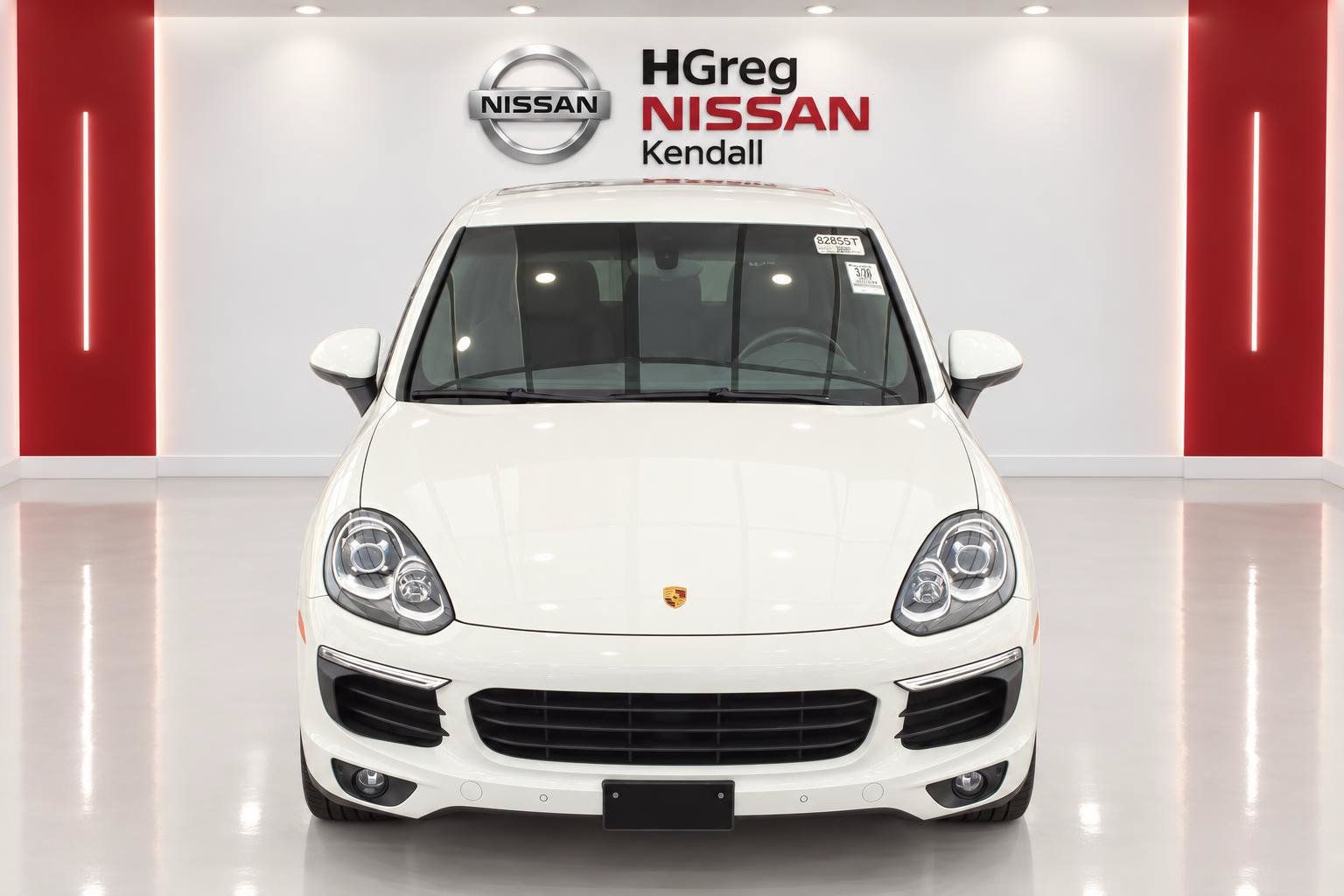 Used 2017 Porsche Cayenne AWD/4WD image 5