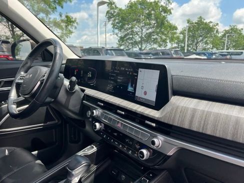 Certified 2024 Kia Telluride EX w/ EX Captain's Chair Package AWD/4WD image 41
