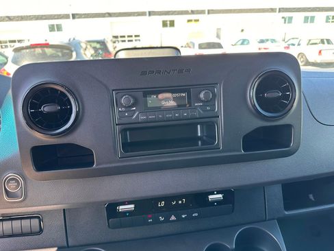 Used 2025 Mercedes-Benz Sprinter 2500 image 15