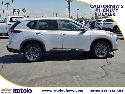 Used 2024 Nissan Rogue S image 8