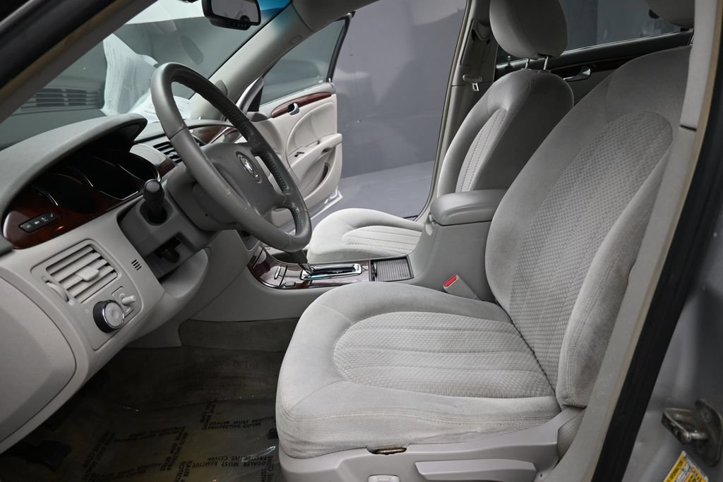 Used 2009 Buick Lucerne CX FWD image 10