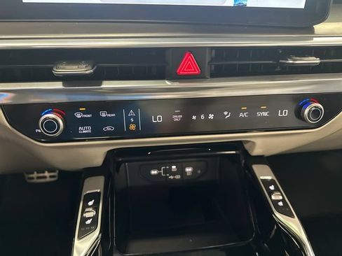 Used 2025 Kia Sorento SX Prestige AWD/4WD image 19